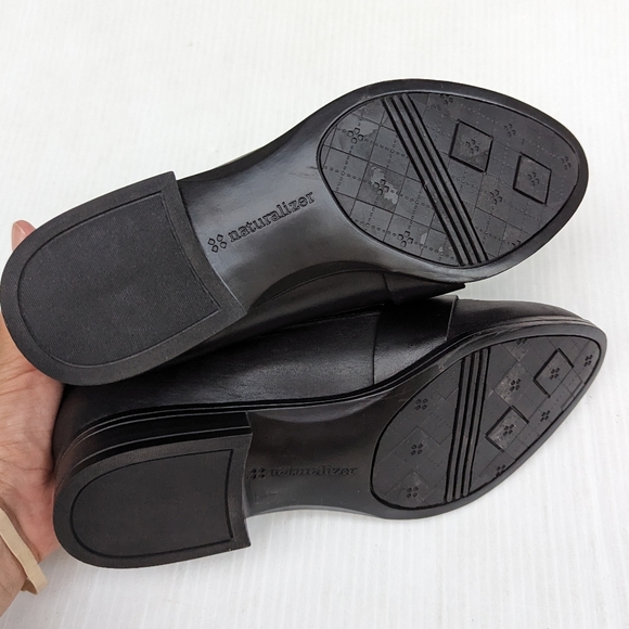 NATURALIZER Melanie black leather big buckle loafers - Picture 5 of 14